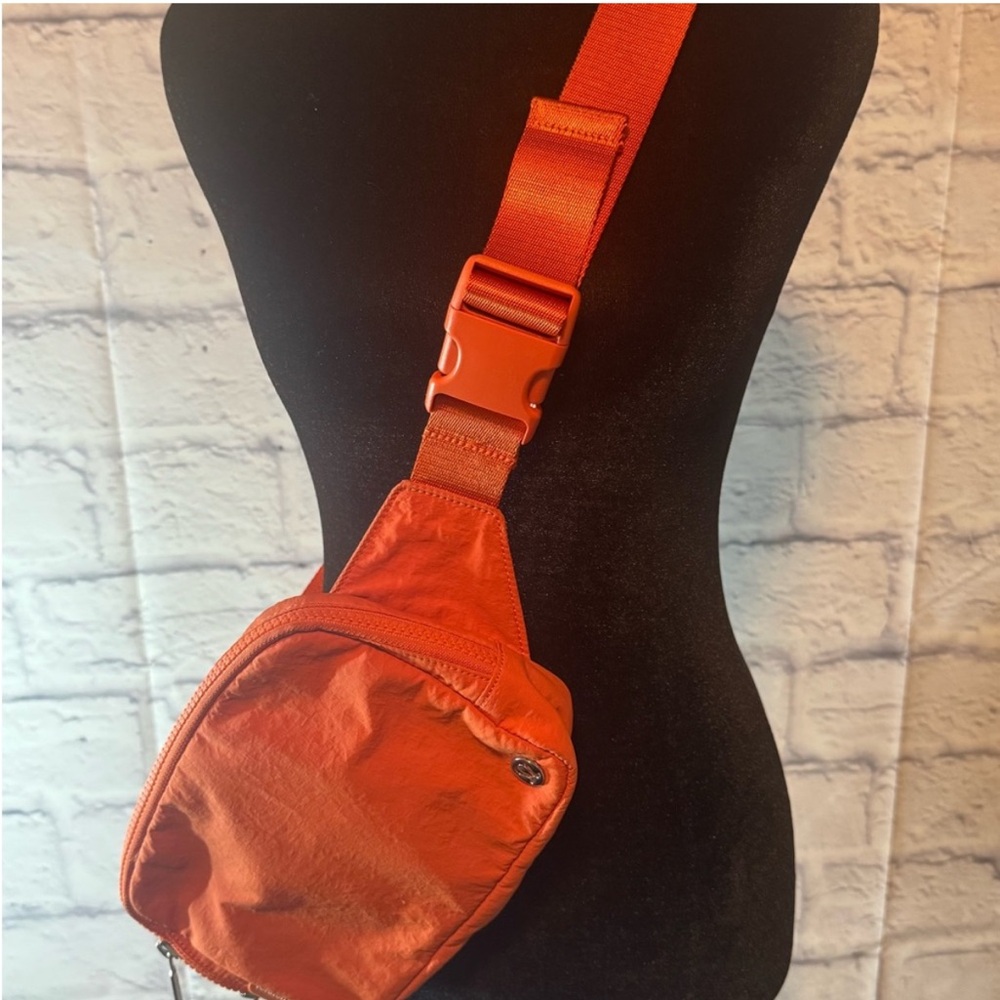 Lululemon orange every day belt bag - Picture 2 of 6